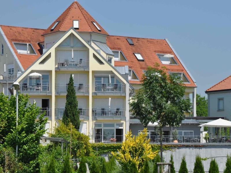 Hotel Traube Am See Friedrichshafen Extérieur photo