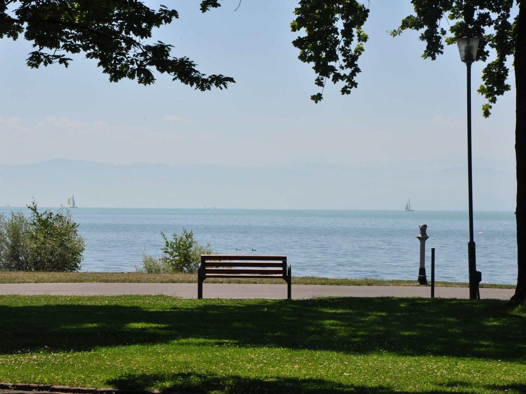 Hotel Traube Am See Friedrichshafen Extérieur photo